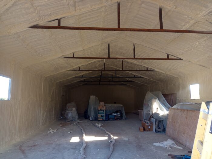 Energiatakar&eacute;kos megold&aacute;sok / fel&uuml;letk&eacute;pz&eacute;s, munkav&eacute;gz&eacute;s k&ouml;zben / műszaki megval&oacute;s&iacute;t&aacute;s k&ouml;zben