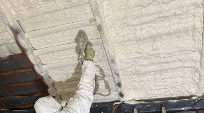 szigetel&eacute;s.purhabbal